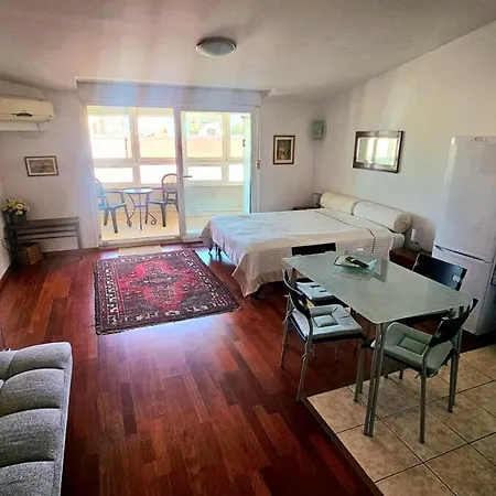 Maja W Privateparking