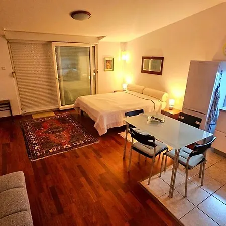 Апартаменти Maja W Privateparking *